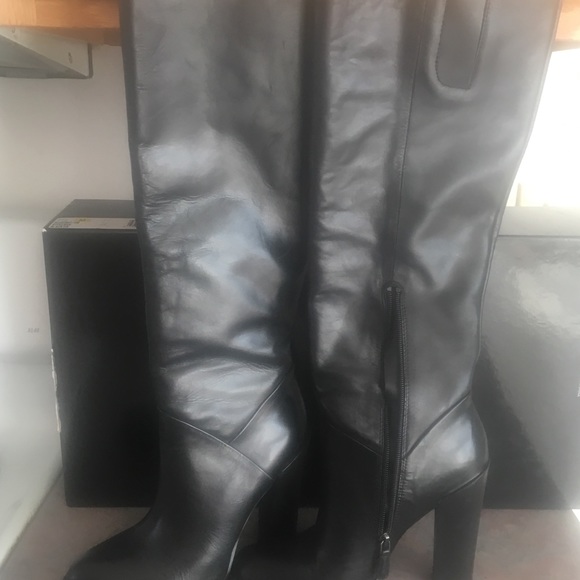 Black knee high boots - Picture 2 of 3